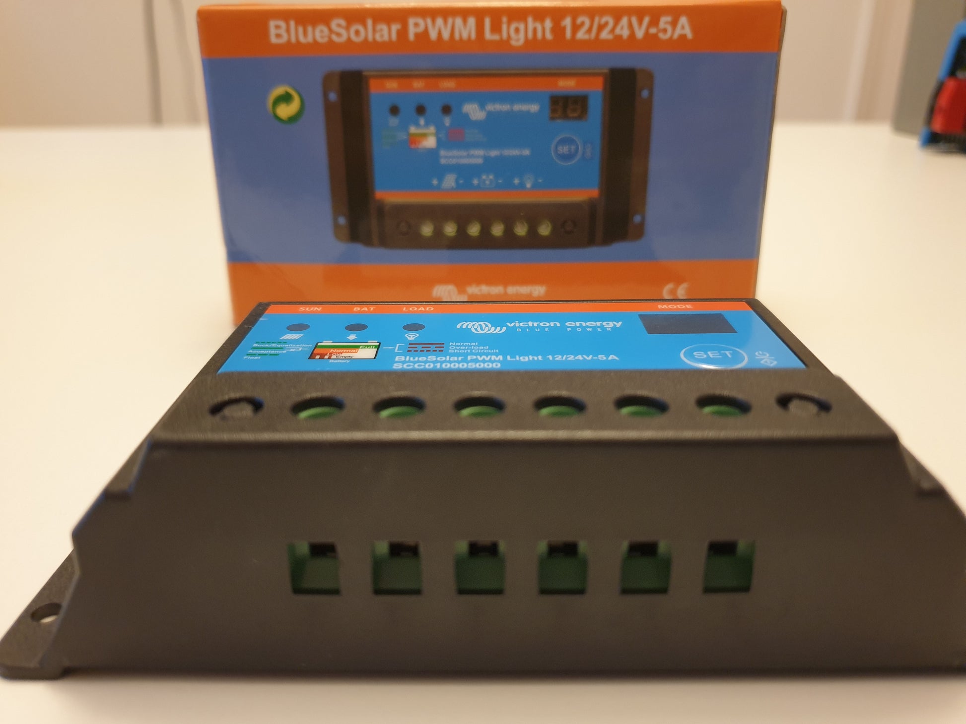 Victron Energy BlueSolar PWM Light Controller 12/24V-5A